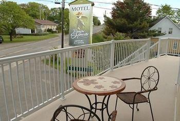 Blanche D'haberville Motel 2*
